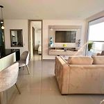 Apartamento Moderno y Lujoso con vista al Mar PISO19 - Cerca a la Ciudad Amurallada