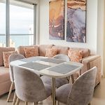 Apartamento Moderno y Lujoso con vista al Mar PISO19 - Cerca a la Ciudad Amurallada