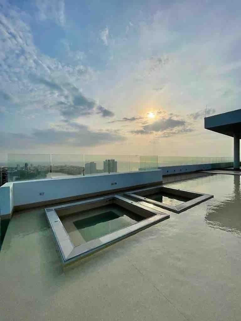 Apartamento Moderno Y Lujoso Con Vista Al Mar Piso19 - Cerca A La Ciudad Amurallada *