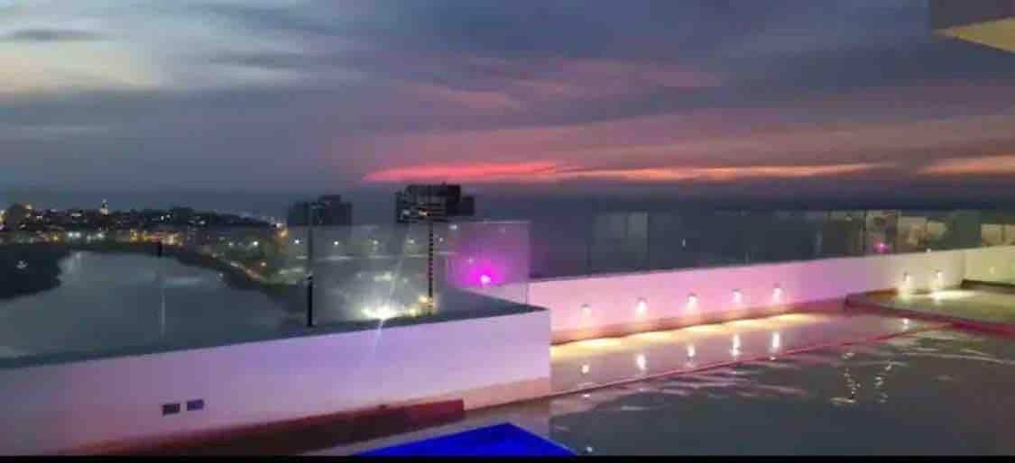 Moderno Y Lujoso Con Vista Al Mar Piso19 - Cerca A La Ciudad Amurallada *