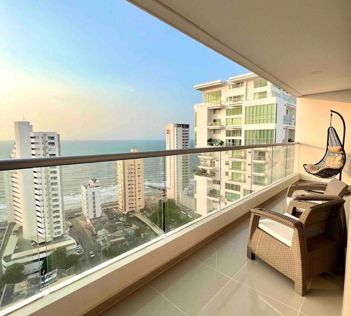 Apartamento Moderno Y Lujoso Con Vista Al Mar Piso19 - Cerca A La Ciudad Amurallada *
