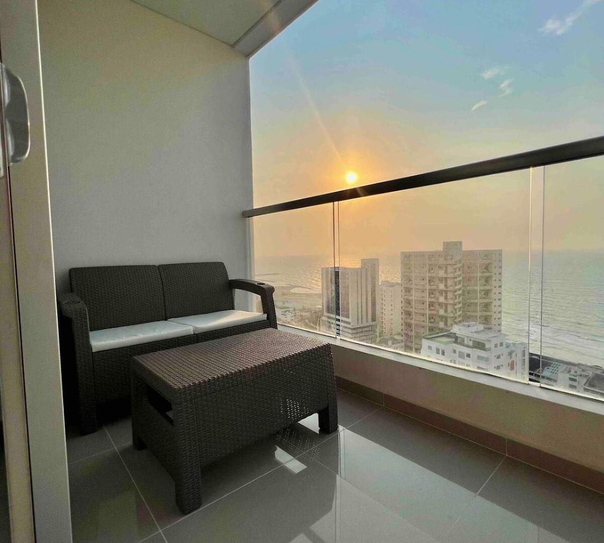 Moderno Y Lujoso Con Vista Al Mar Piso19 - Cerca A La Ciudad Amurallada Cartagena