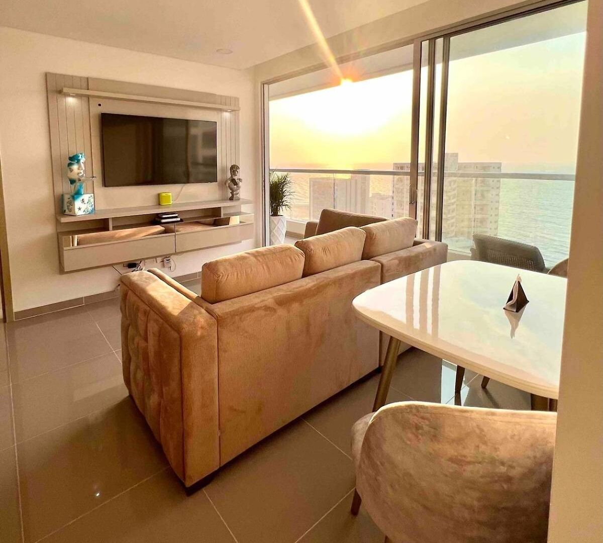 Apartamento Moderno Y Lujoso Con Vista Al Mar Piso19 - Cerca A La Ciudad Amurallada *