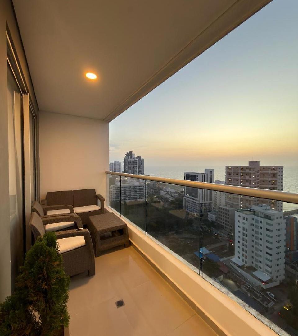 Moderno Y Lujoso Con Vista Al Mar Piso19 - Cerca A La Ciudad Amurallada Apartamento *