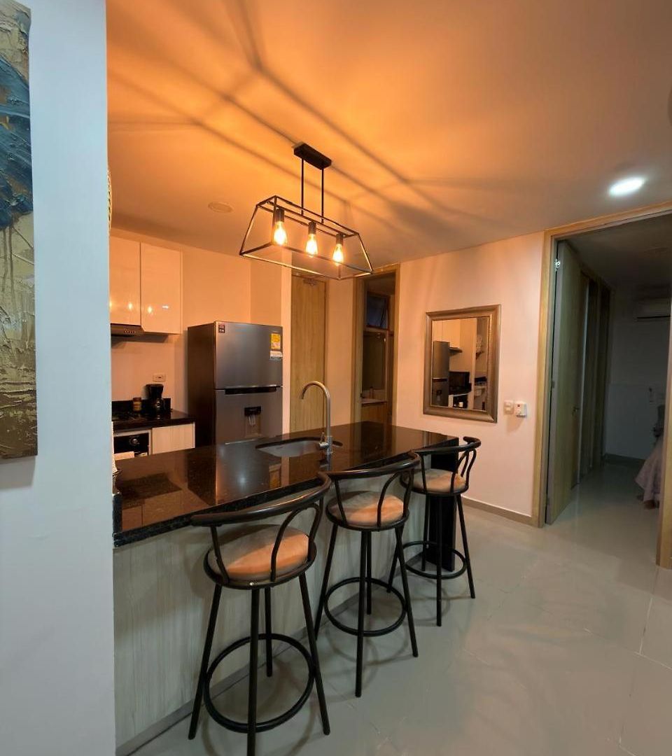 Moderno Y Lujoso Con Vista Al Mar Piso19 - Cerca A La Ciudad Amurallada Apartamento *