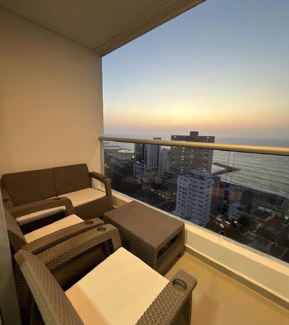 Moderno Y Lujoso Con Vista Al Mar Piso19 - Cerca A La Ciudad Amurallada Apartamento