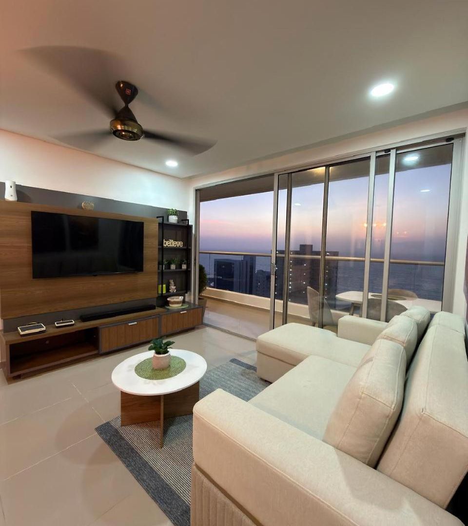 Moderno Y Lujoso Con Vista Al Mar Piso19 - Cerca A La Ciudad Amurallada Apartamento *